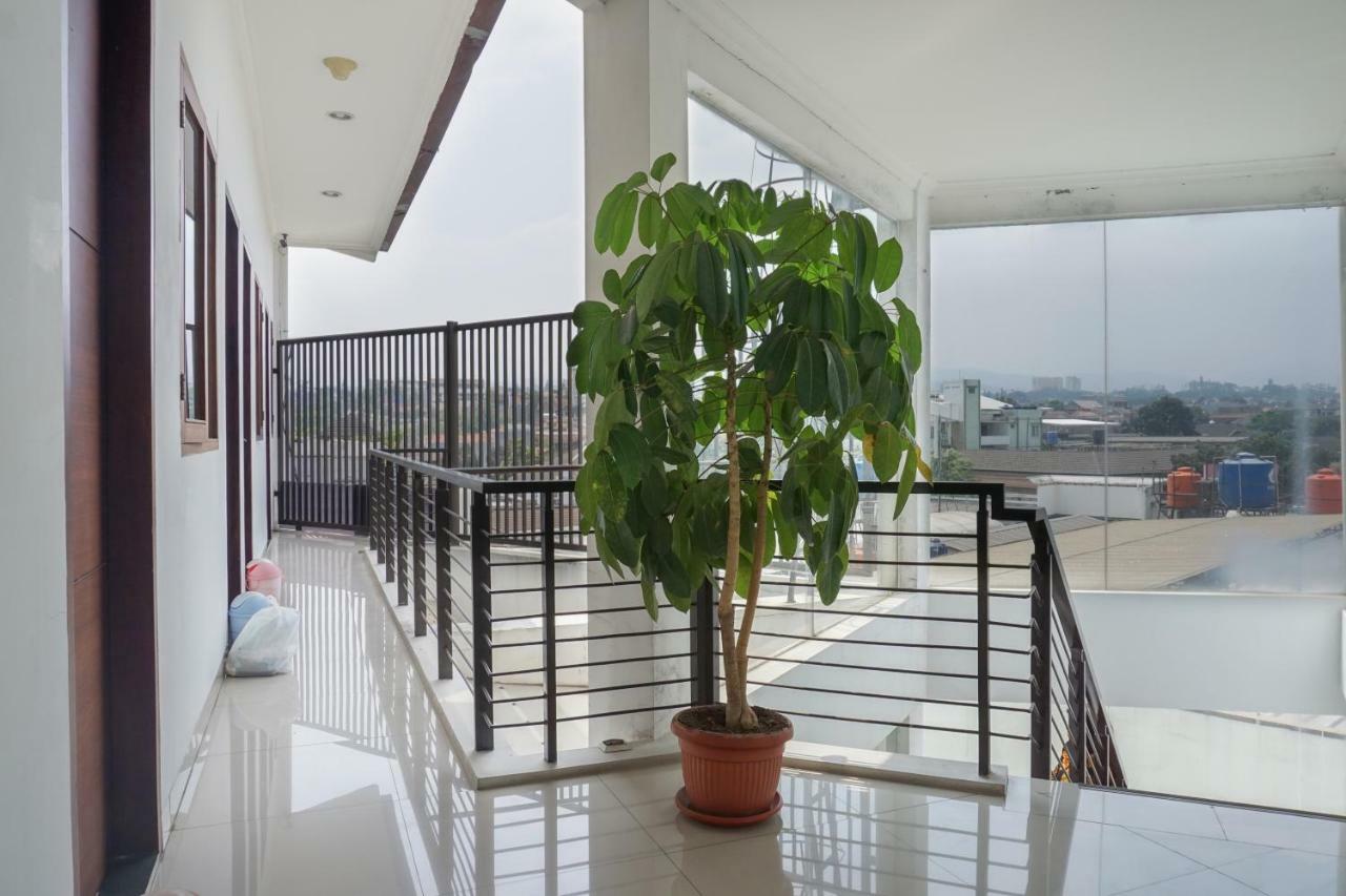 Residences By Reddoorz Near Maranatha University Bandung Exterior foto