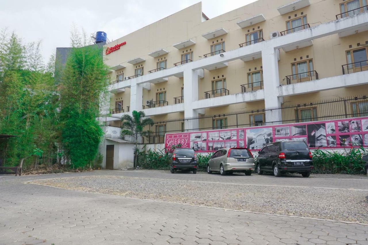 Residences By Reddoorz Near Maranatha University Bandung Exterior foto
